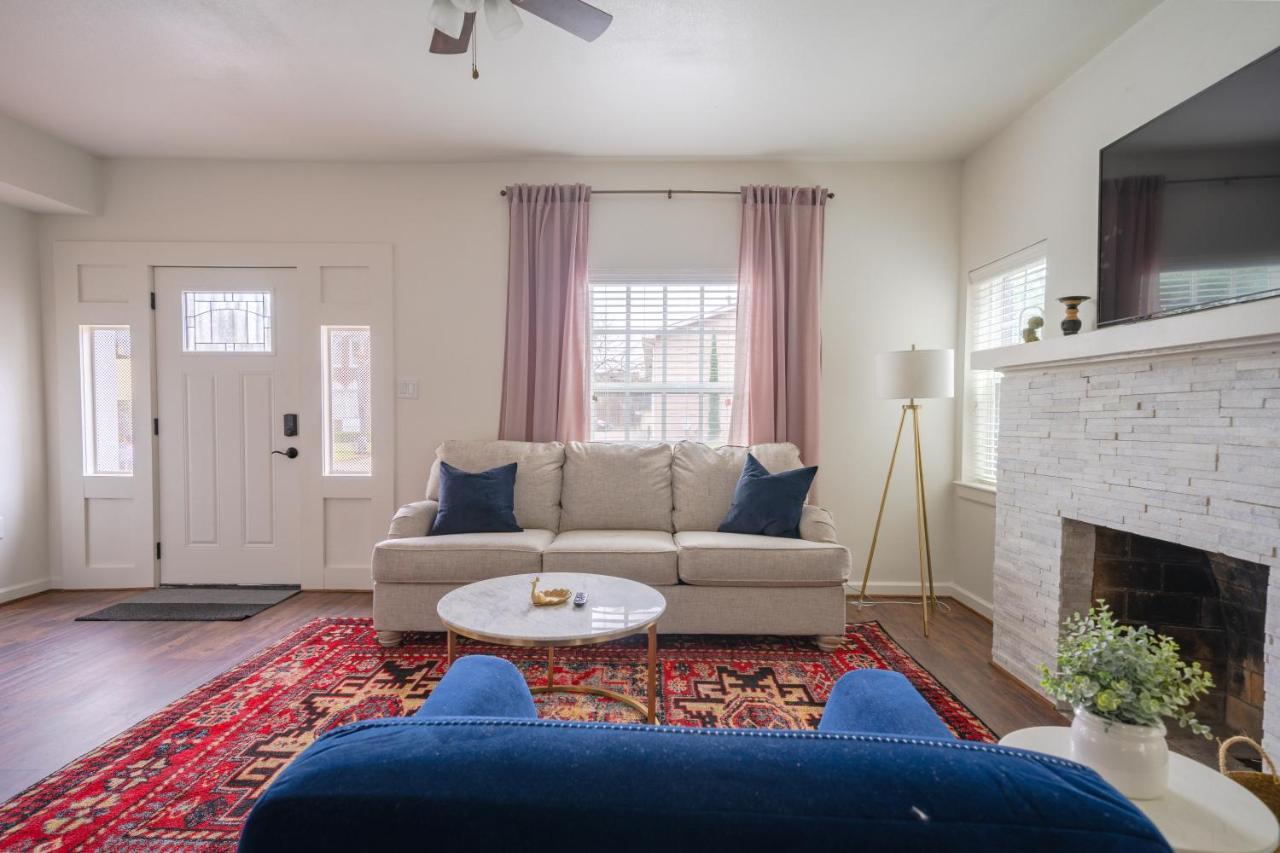 Unit 1 - Spacious & Renovated Apt Home In The City'S Action Houston Buitenkant foto